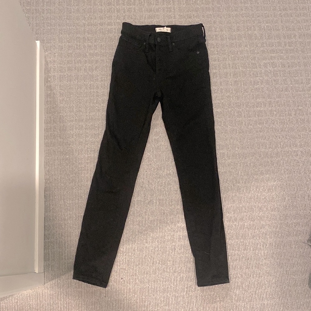 Barely worn, Madewell Jeans! I wore them only twice and trying to downsize!